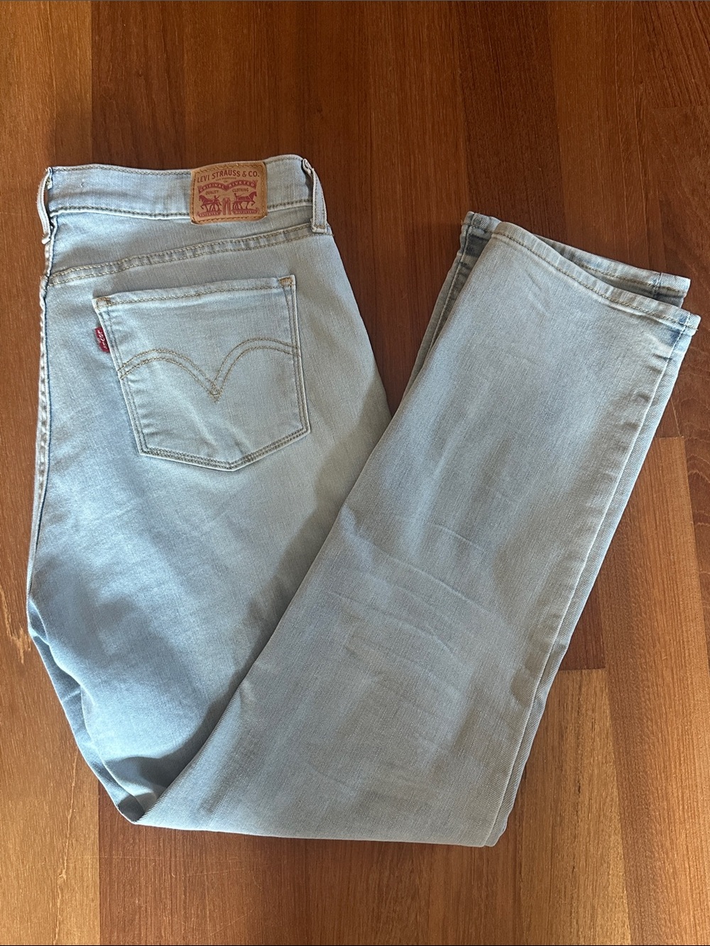 Levi's Women's Pale Blue Straight Leg Jeans